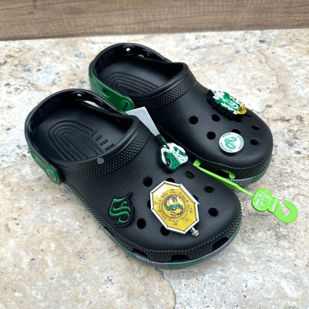 Crocs Harry Potter Slytherin Classic Clog Black Green Jibbitz Unisex M5 W7 NWT - Picture 1 of 13